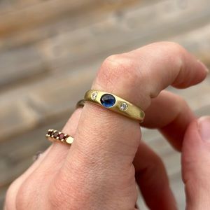 Natural sapphire & diamond 18k ring sz 7.25